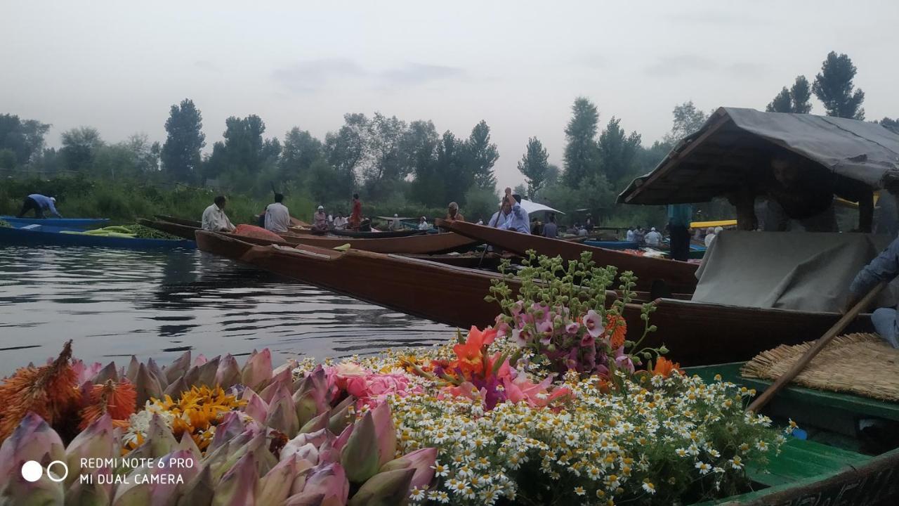 Green View Group Of Houseboats Hotel Srinagar  Exterior photo